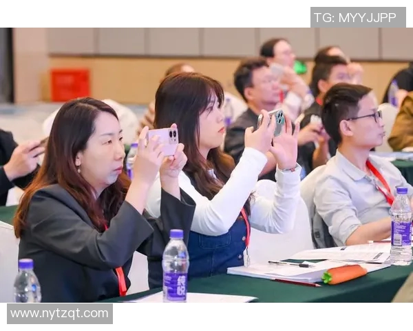 杜姓足球明星的成就与影响力探讨