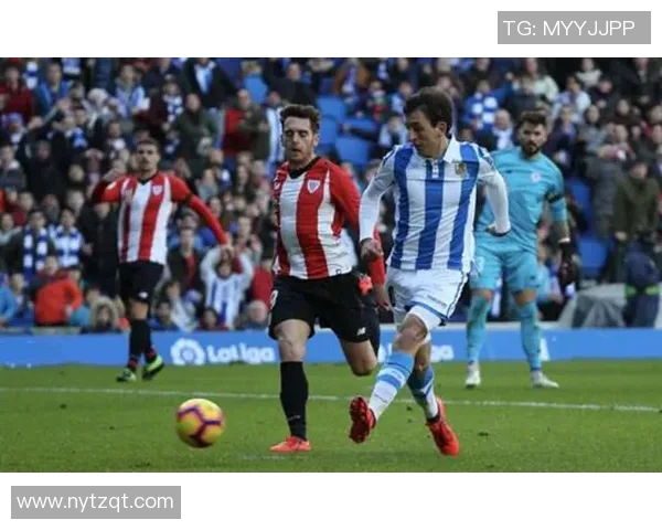 西安足球队以53分稳居总决赛积分榜首位展现强劲实力 西安足球队以53分稳居总决赛积分榜首位展现强劲实力