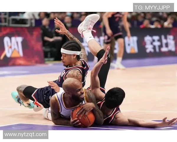 赛后分析:北京篮球队与杭州篮球队的战术配合与表现评估 赛后分析:北京篮球队与杭州篮球队的战术配合与表现评估